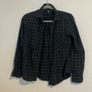 Uniqlo black plaid button up